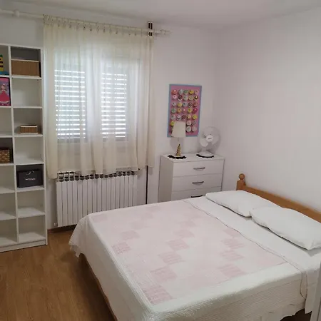 Ivo Apartment *